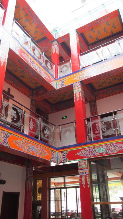 Nirvana Hotel, Restaurant&Bar Xiahe Exterior foto