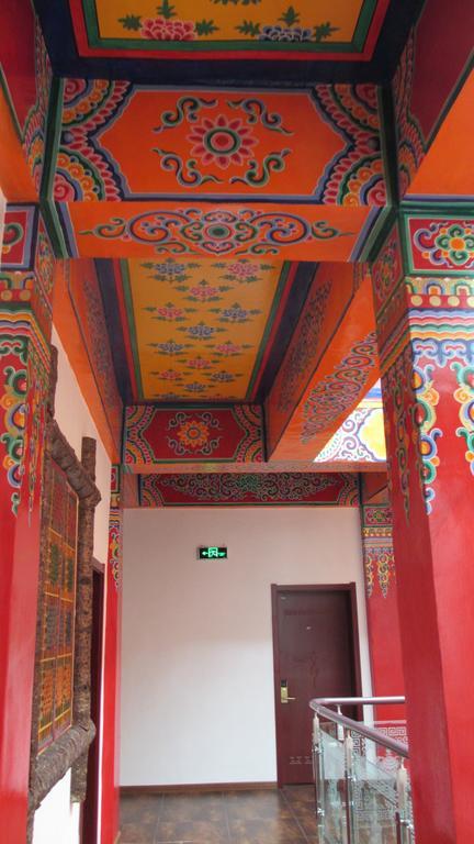 Nirvana Hotel, Restaurant&Bar Xiahe Exterior foto