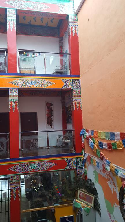 Nirvana Hotel, Restaurant&Bar Xiahe Exterior foto