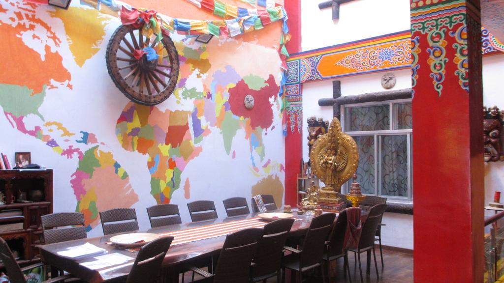 Nirvana Hotel, Restaurant&Bar Xiahe Exterior foto